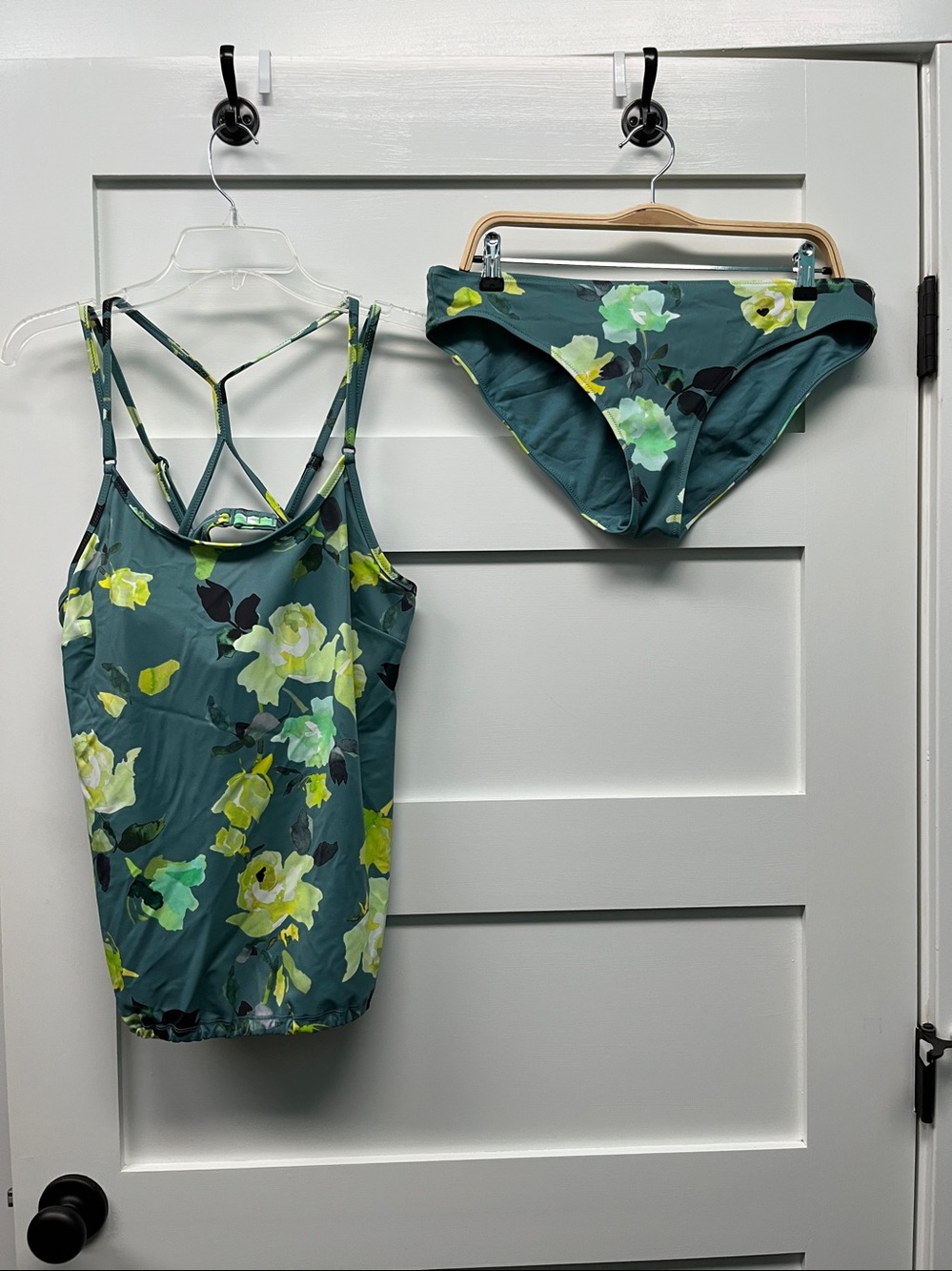 Athleta Teal Floral Tankini Bikini Set with Yellow and White Flowers